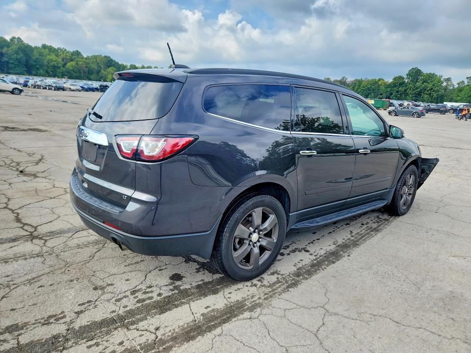 Photo 3 from auction – 2017 CHEVROLET TRAVERSE with VIN 1GNKVHKD9HJ252335