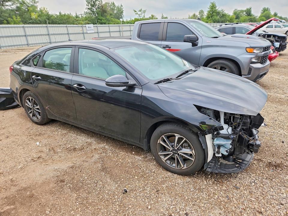 Photo 4 from auction – 2022 KIA FORTE with VIN 3KPF24AD9NE481832