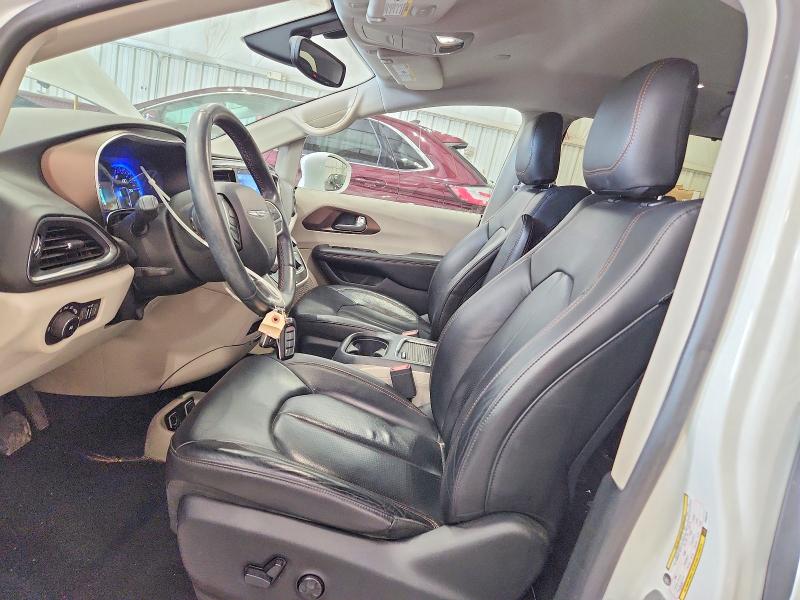 Photo 7 from auction – 2017 CHRYSLER PACIFICA with VIN 2C4RC1EGXHR565187
