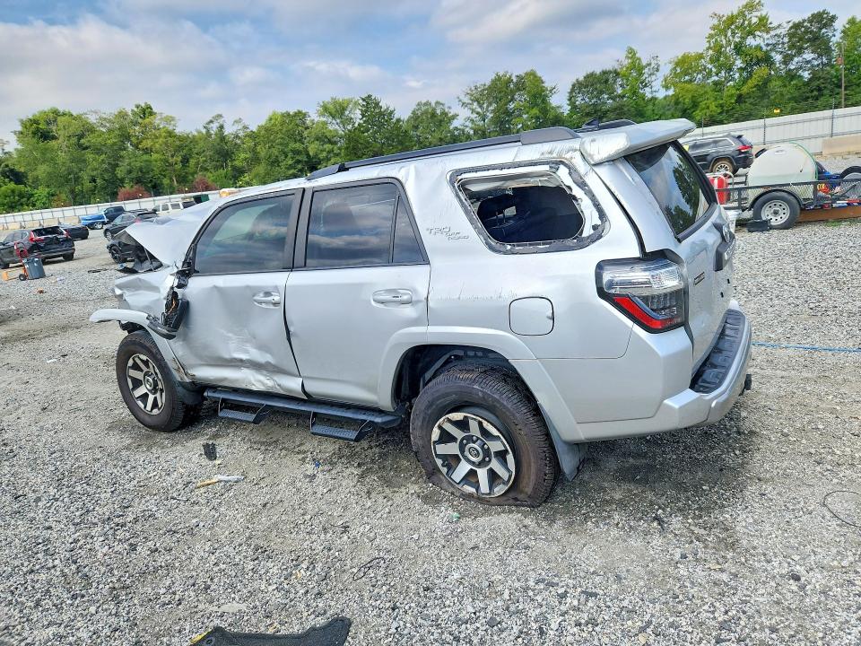 Photo 2 from auction – 2021 TOYOTA 4RUNNER with VIN JTERU5JR0M5861950