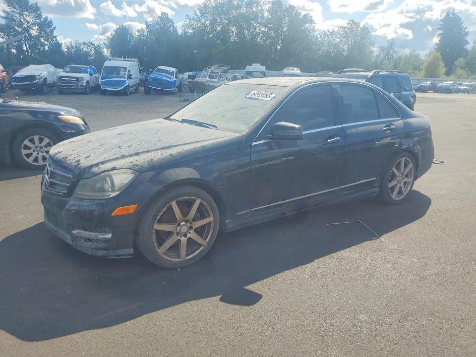 Снимка 1 от търг – 2014 MERCEDES-BENZ C с VIN WDDGF4HB3EG257149