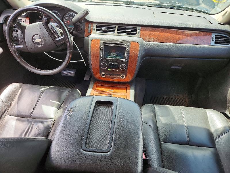 Photo 8 from auction – 2008 CHEVROLET SUBURBAN with VIN 1GNFK16338J209516