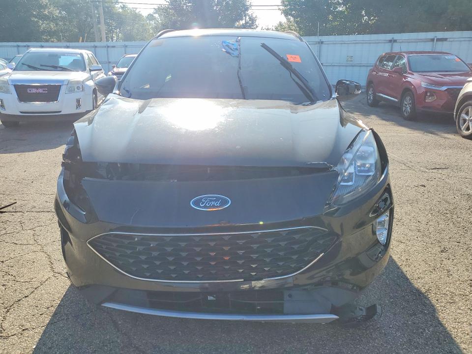 Photo 5 from auction – 2020 FORD ESCAPE with VIN 1FMCU9J95LUA98809
