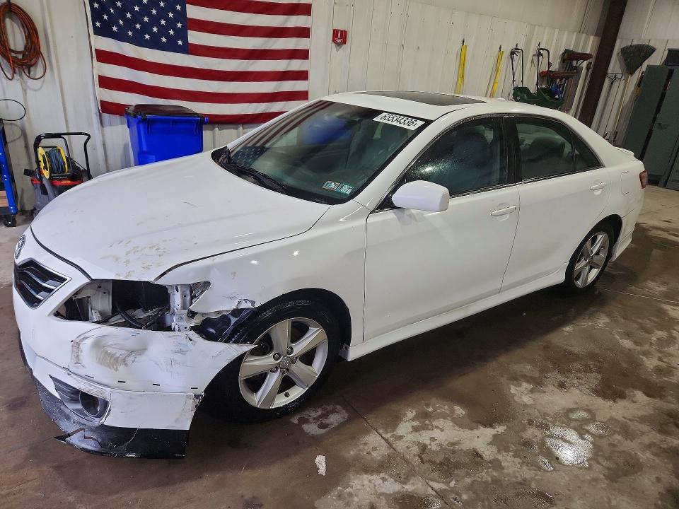 TOYOTA CAMRY 2011 z numerem VIN 4T1BF3EK3BU664027 - Zdjęcie z aukcji