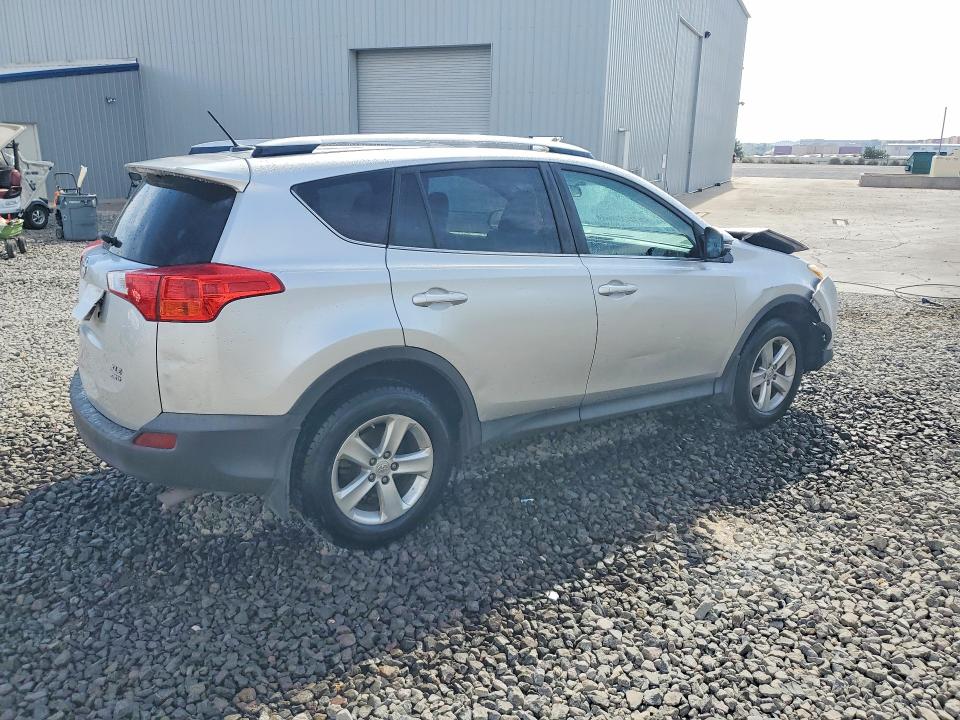 Photo 3 from auction – 2014 TOYOTA RAV4 with VIN 2T3RFREV2EW169986