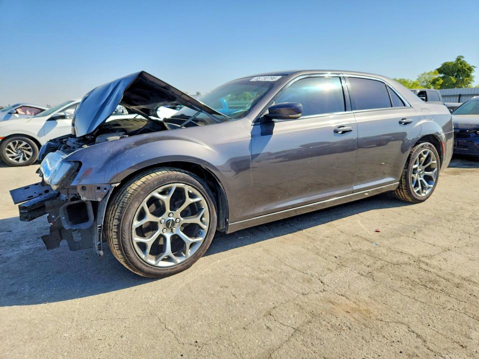 CHRYSLER 300 2015 with VIN 2C3CCABG1FH802926 - Photo from auction