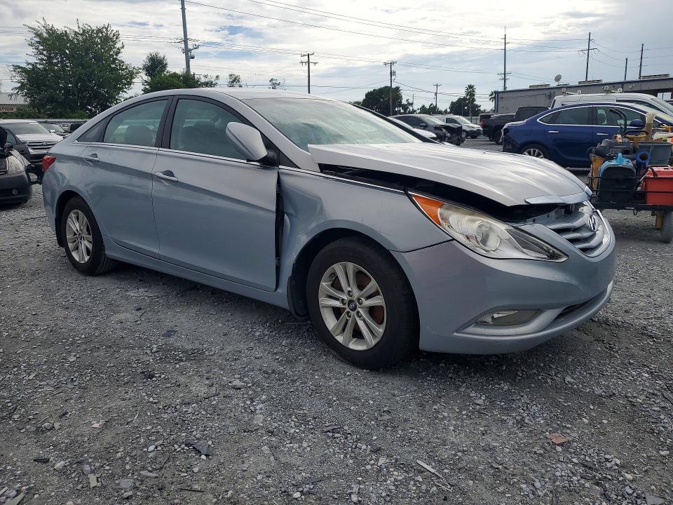 Photo 4 from auction – 2013 HYUNDAI SONATA with VIN 5NPEB4AC3DH772954