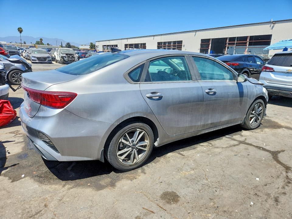 Photo 3 from auction – 2023 KIA FORTE with VIN 3KPF24AD1PE520190