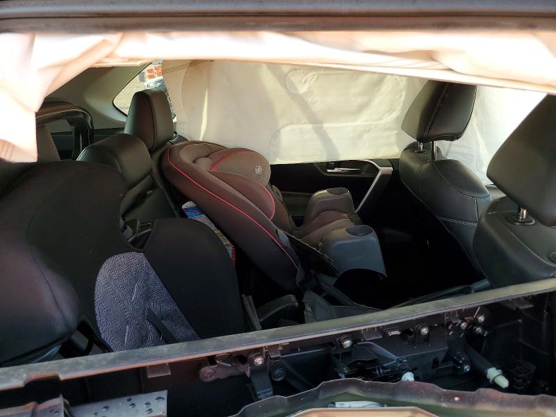 Photo 10 from auction – 2020 TOYOTA RAV4 with VIN 2T3C1RFV4LC038186