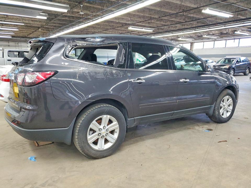 Photo 3 from auction – 2014 CHEVROLET TRAVERSE with VIN 1GNKVGKD1EJ372927