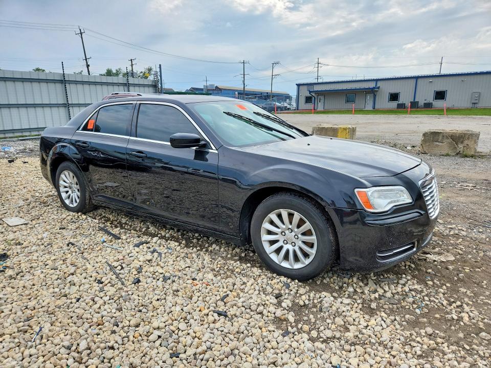 Photo 4 from auction – 2014 CHRYSLER 300 with VIN 2C3CCAAG4EH217760