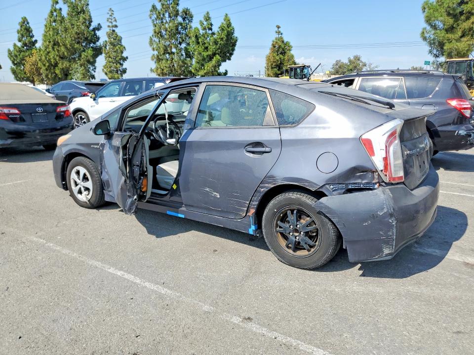 Снимка 2 от търг – 2013 TOYOTA PRIUS с VIN JTDKN3DU7D5675667