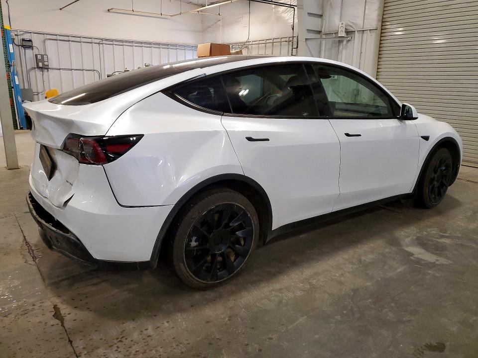 Photo 3 from auction – 2024 TESLA MODEL Y with VIN 7SAYGDEE2RA240059