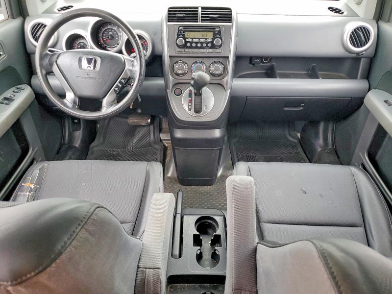 Photo 8 from auction – 2005 HONDA ELEMENT with VIN 5J6YH28685L015698