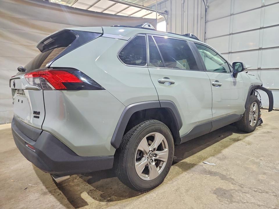 Photo 3 from auction – 2023 TOYOTA RAV4 with VIN 2T3P1RFV7PW378387