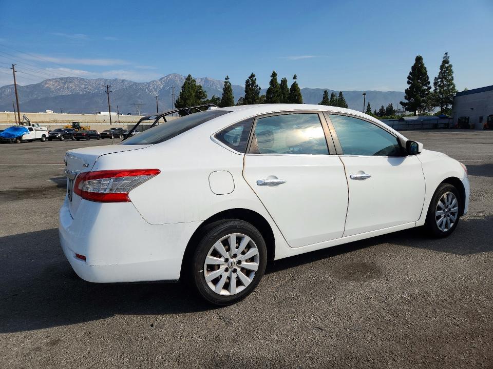 Photo 3 from auction – 2015 NISSAN SENTRA with VIN 3N1AB7AP9FY325248