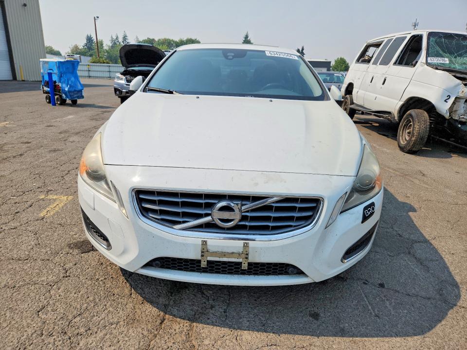 Photo 5 from auction – 2013 VOLVO S60 with VIN YV1612FH2D2204738