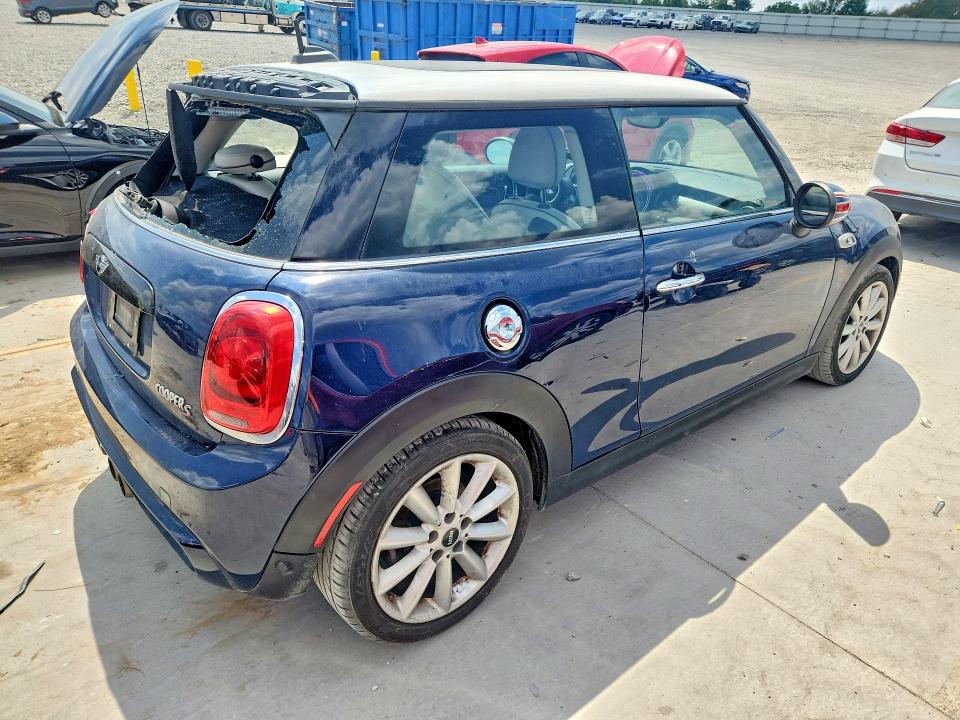 Foto 3 de la subasta – 2018 MINI COOPER con VIN WMWXP7C53J2A47152