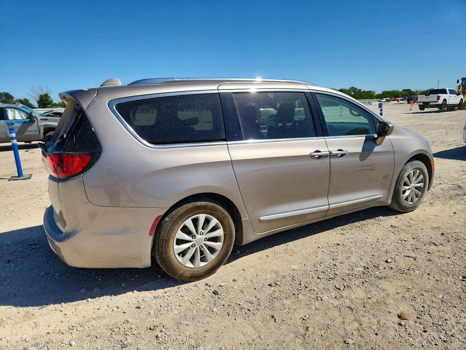 Zdjęcie 3 z aukcji – 2018 CHRYSLER PACIFICA z VIN 2C4RC1BG2JR277366