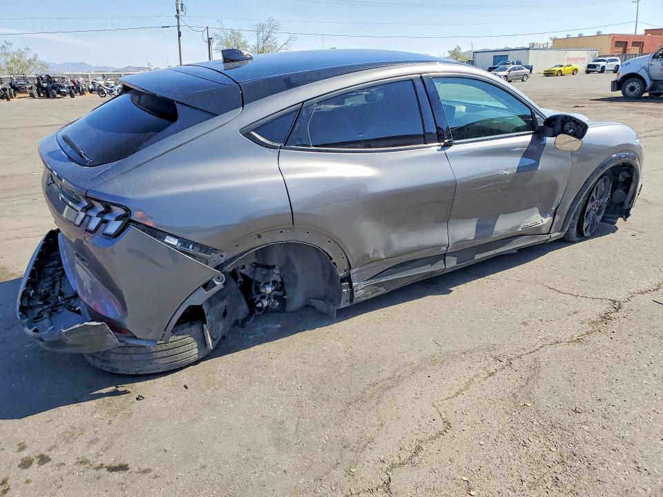 Photo 3 from auction – 2023 FORD MUSTANG MACH-E with VIN 3FMTK3R70PMA81478