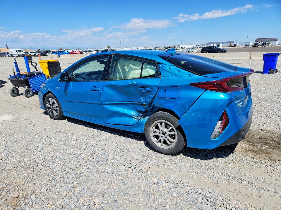 Photo 2 from auction – 2018 TOYOTA PRIUS PRIME with VIN JTDKARFP5J3093578