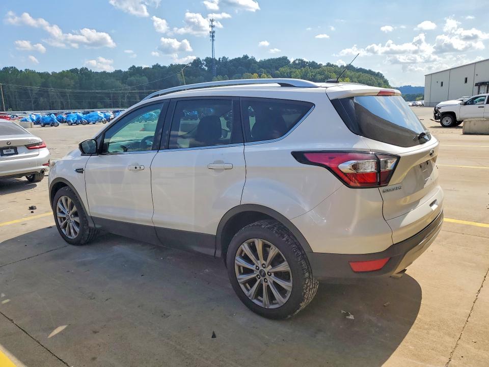 Photo 2 from auction – 2017 FORD ESCAPE with VIN 1FMCU9J92HUE25058