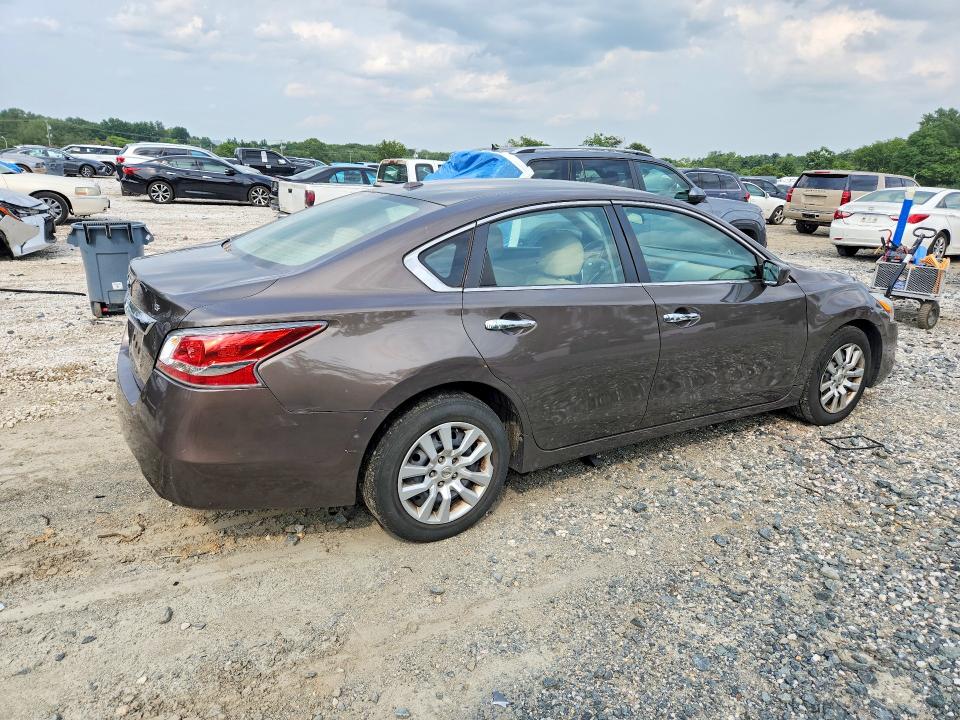 Photo 3 from auction – 2015 NISSAN ALTIMA with VIN 1N4AL3AP4FN336051