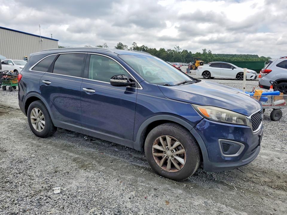 Photo 4 from auction – 2016 KIA SORENTO with VIN 5XYPG4A39GG113993