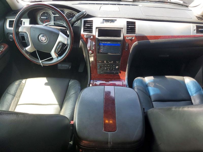 Photo 8 from auction – 2010 CADILLAC ESCALADE with VIN 1GYUCJEF0AR115538