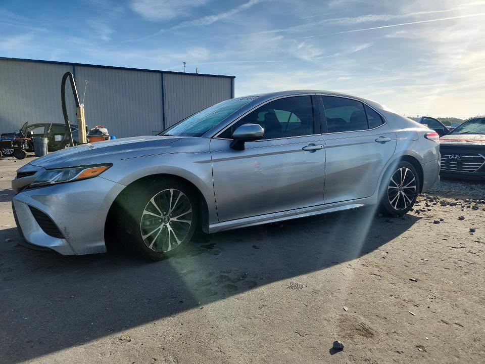 TOYOTA CAMRY 2020 с VIN 4T1G11AK6LU309143 - Снимка от търг