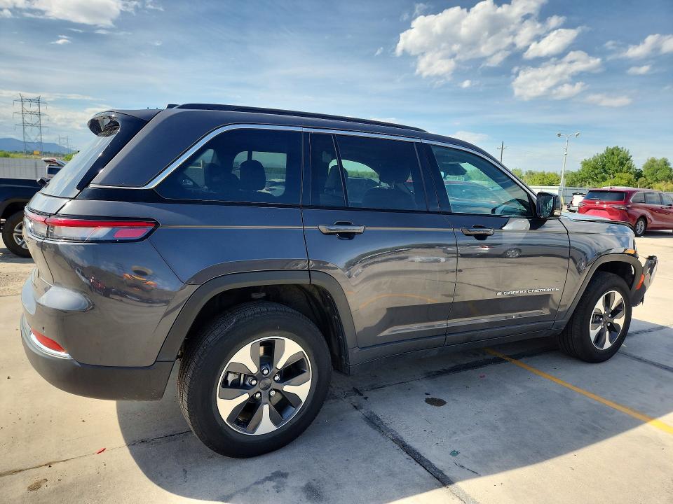 Снимка 3 от търг – 2024 JEEP GRAND CHEROKEE с VIN 1C4RJYB65RC257106