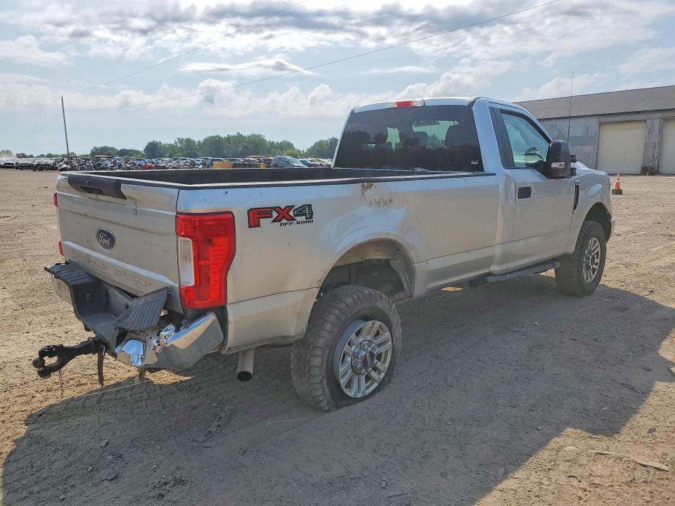 Photo 3 from auction – 2018 FORD F250 with VIN 1FTBF2B6XJEC71978