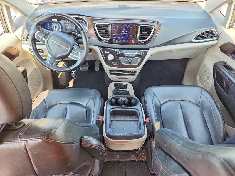 Photo 8 from auction – 2017 CHRYSLER PACIFICA with VIN 2C4RC1BG5HR505984