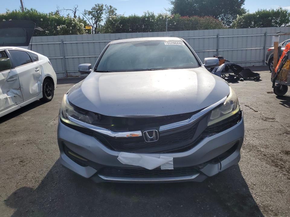 Photo 5 from auction – 2017 HONDA ACCORD with VIN 1HGCR2F81HA164490