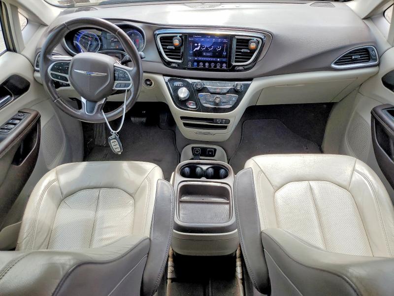 Photo 8 from auction – 2018 CHRYSLER PACIFICA with VIN 2C4RC1BG2JR235702