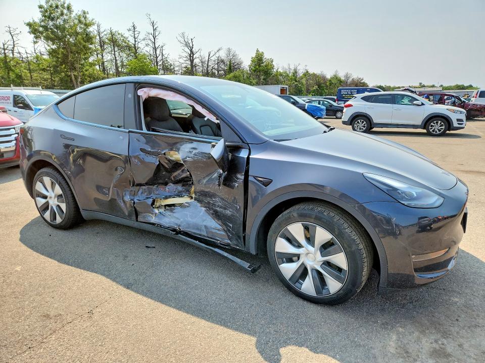 Photo 4 from auction – 2024 TESLA MODEL Y with VIN 7SAYGAEE9RF002856