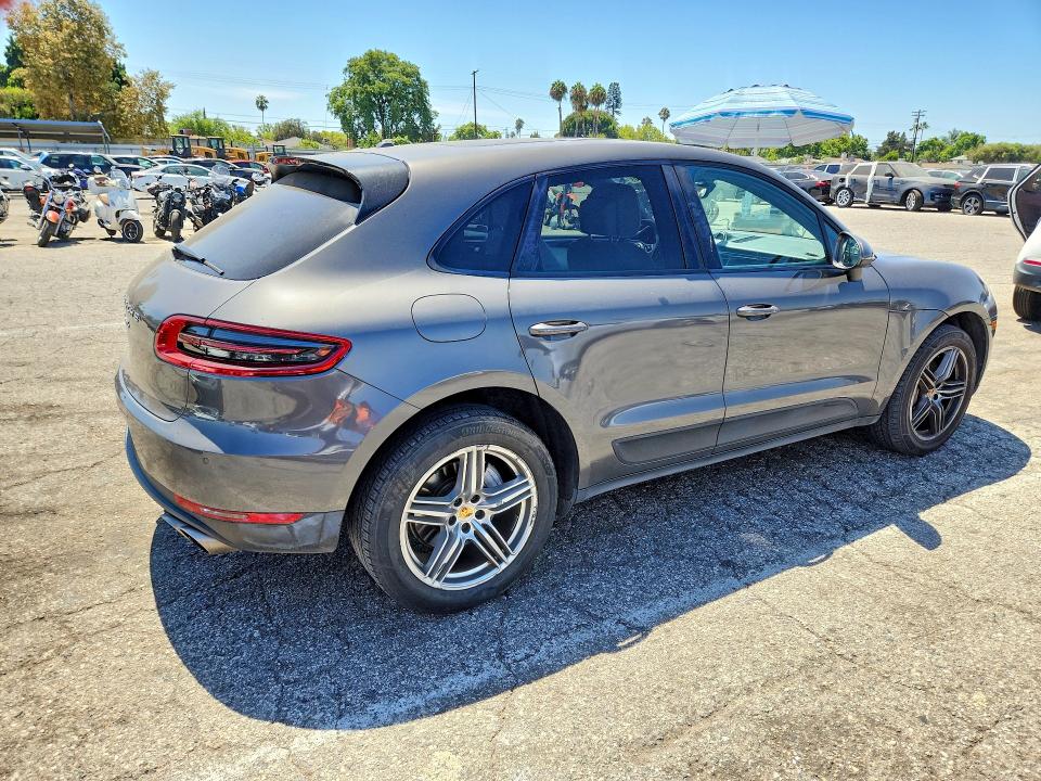 Photo 3 from auction – 2018 PORSCHE MACAN with VIN WP1AB2A53JLB32771