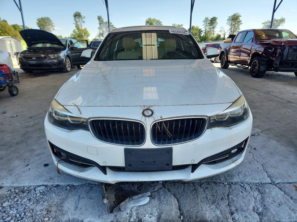 Photo 5 from auction – 2017 BMW 330 with VIN WBA8Z9C52HG453217