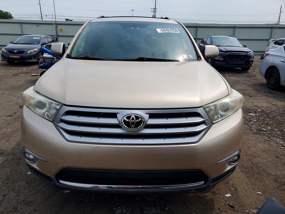 Photo 5 from auction – 2011 TOYOTA HIGHLA with VIN 5TDBK3EH1BS042518