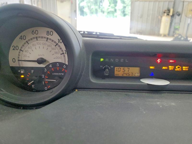 Photo 9 from auction – 2004 TOYOTA SCION with VIN JTLKT324840152278