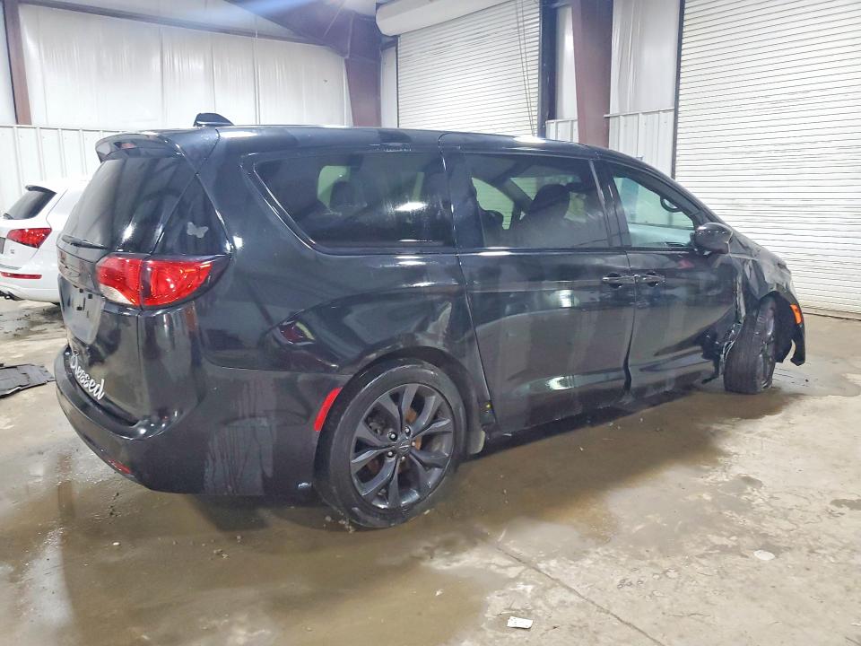 Photo 3 from auction – 2020 CHRYSLER PACIFICA with VIN 2C4RC1FG6LR110036