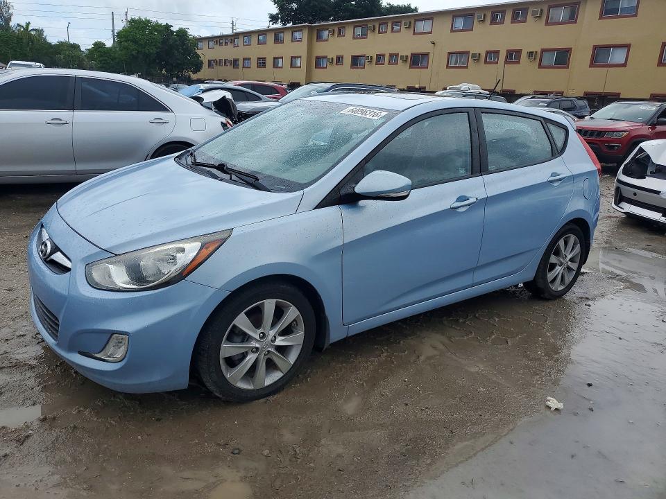 HYUNDAI ACCENT 2013 with VIN KMHCU5AE1DU077995 - Photo from auction
