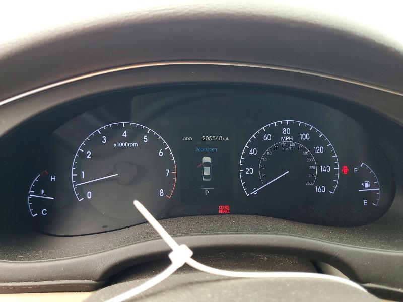Photo 9 from auction – 2013 HYUNDAI GENESIS with VIN KMHGC4DD1DU221997