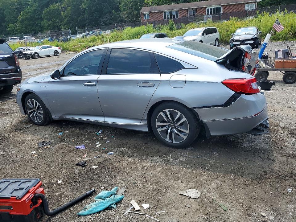 Снимка 2 от търг – 2018 HONDA ACCORD с VIN 1HGCV3F90JA016086