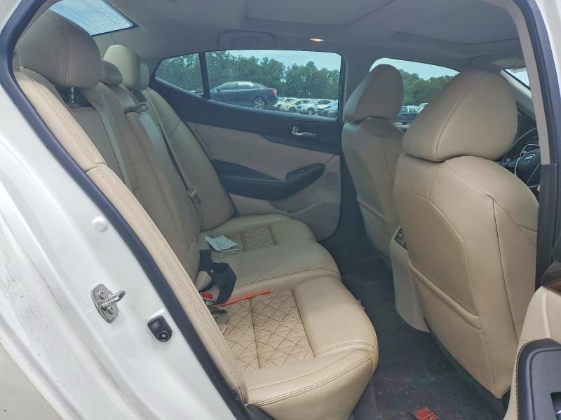 Photo 10 from auction – 2017 NISSAN MAXIMA with VIN 1N4AA6AP1HC387934