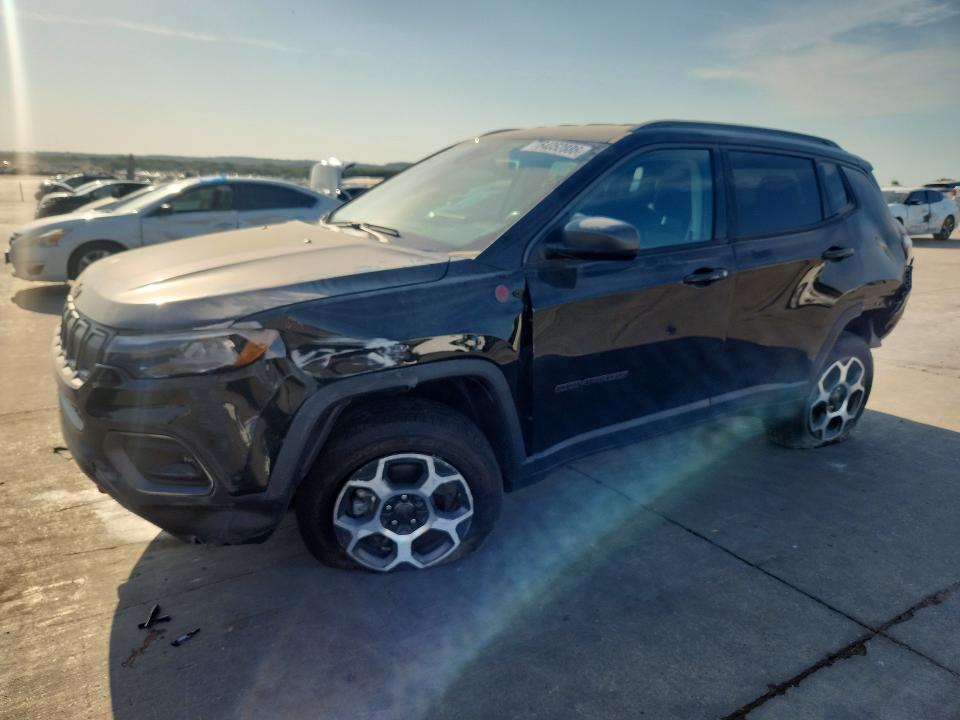 JEEP COMPASS 2022 with VIN 3C4NJDDB5NT100630 - Photo from auction