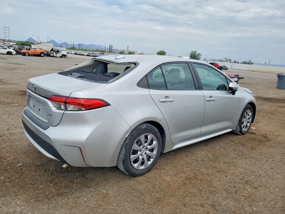 Photo 3 from auction – 2021 TOYOTA COROLLA with VIN 5YFEPMAE8MP214586