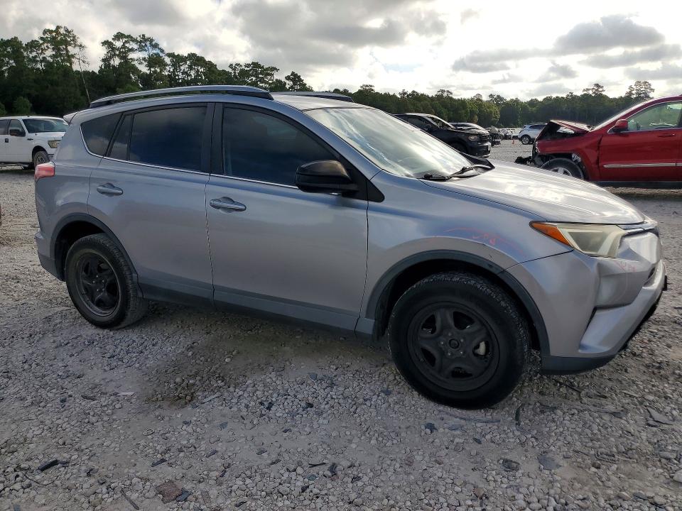Photo 4 from auction – 2018 TOYOTA RAV4 with VIN 2T3ZFREV5JW465885