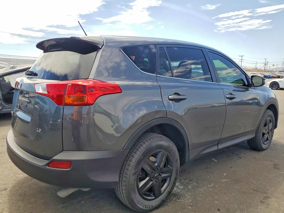 Photo 3 from auction – 2015 TOYOTA RAV4 with VIN JTMZFREV6FD063295