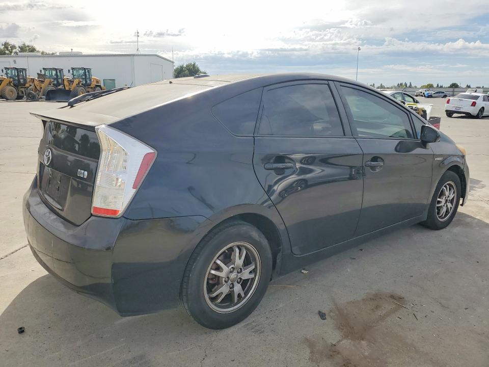 Photo 3 from auction – 2011 TOYOTA PRIUS with VIN JTDKN3DU3B1455172